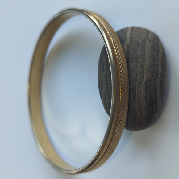 Vintage MONET Goldtone Bangle Bracelet - Picture 3 of 6